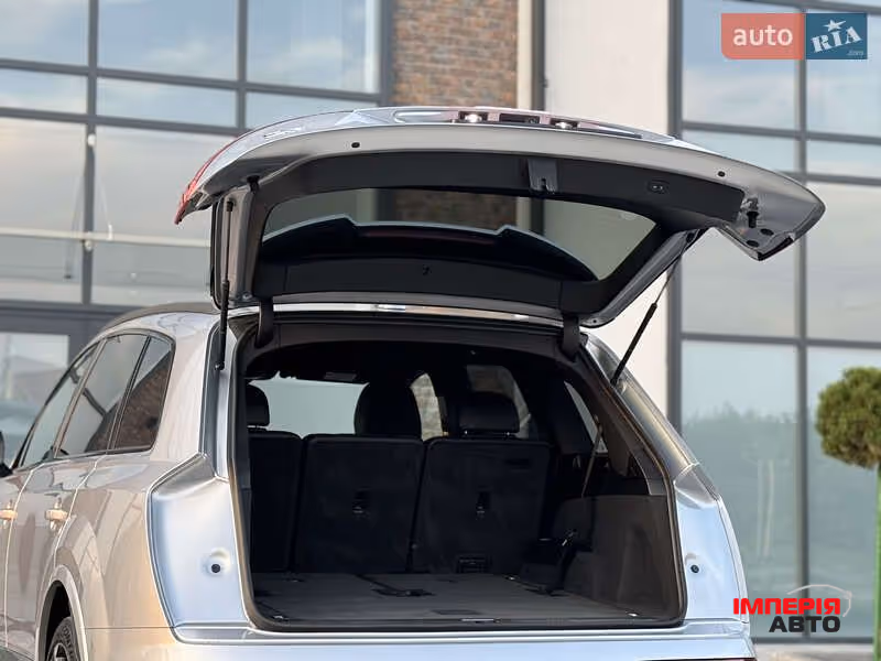 Audi Q7 - фото 44