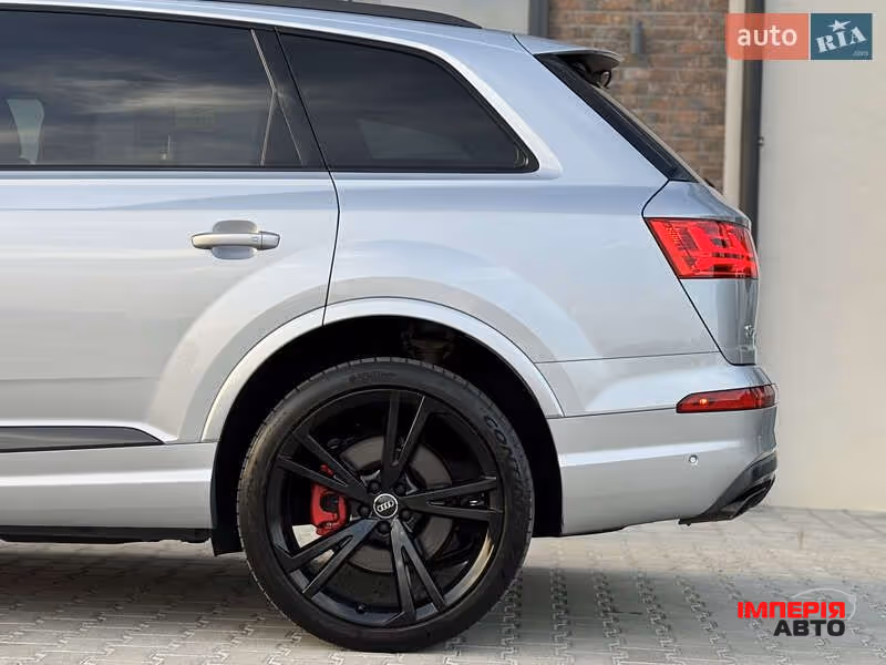 Audi Q7 - фото 36