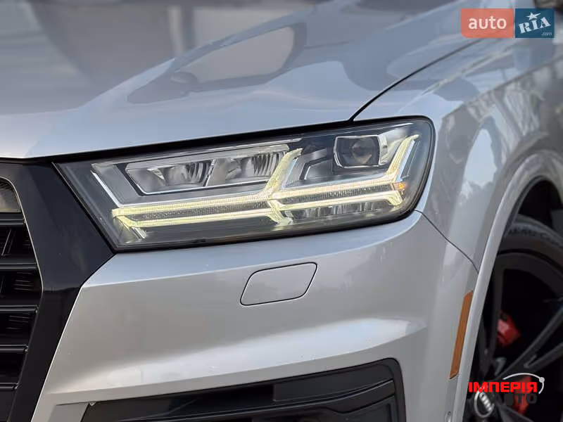 Audi Q7 - фото 17