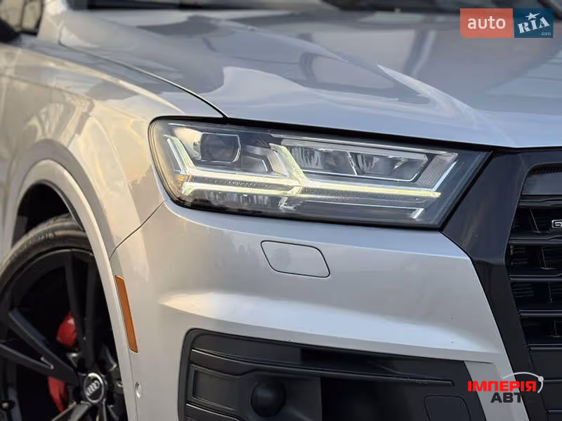 Audi Q7 - фото 10