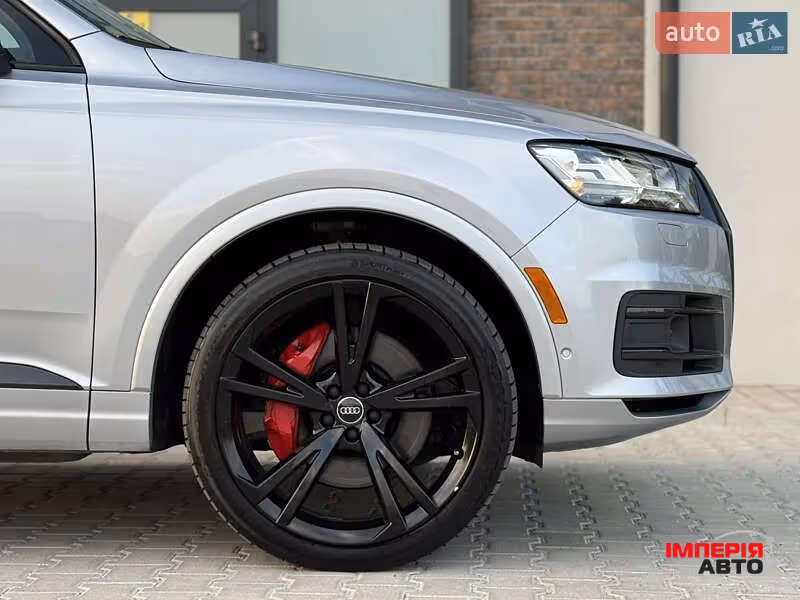 Audi Q7 - фото 24