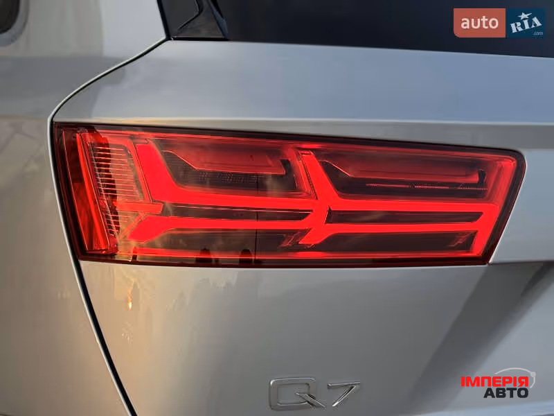 Audi Q7 - фото 48