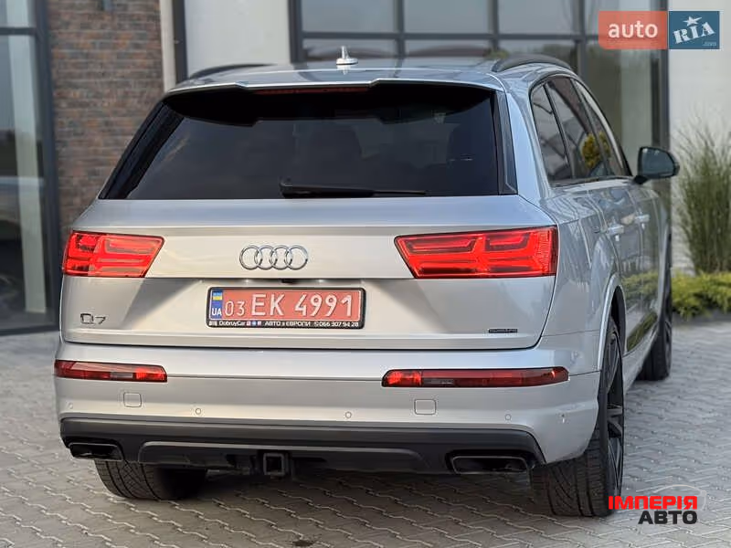Audi Q7 - фото 28