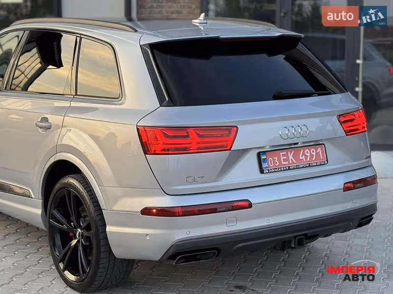 Audi Q7 - фото 30