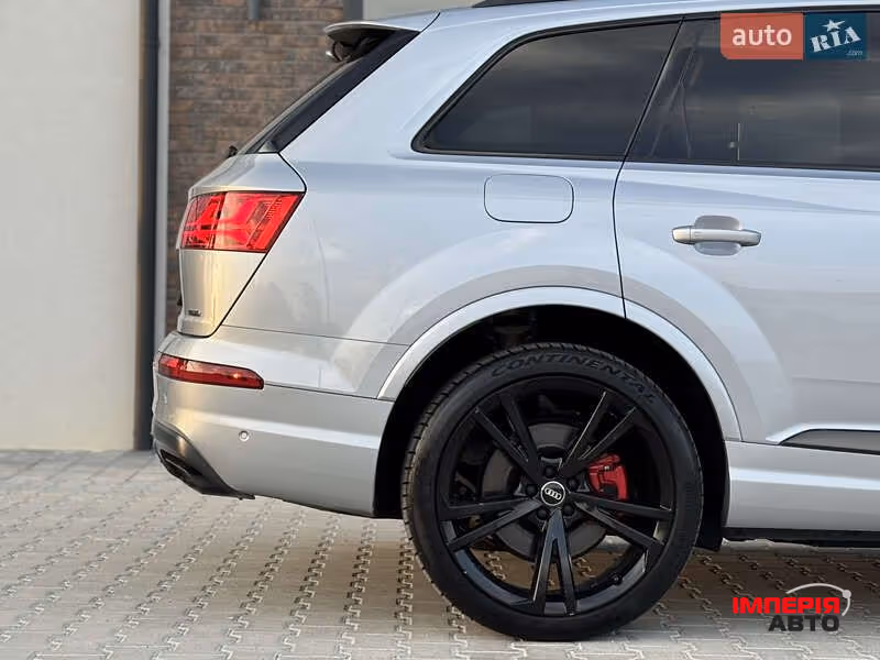 Audi Q7 - фото 25