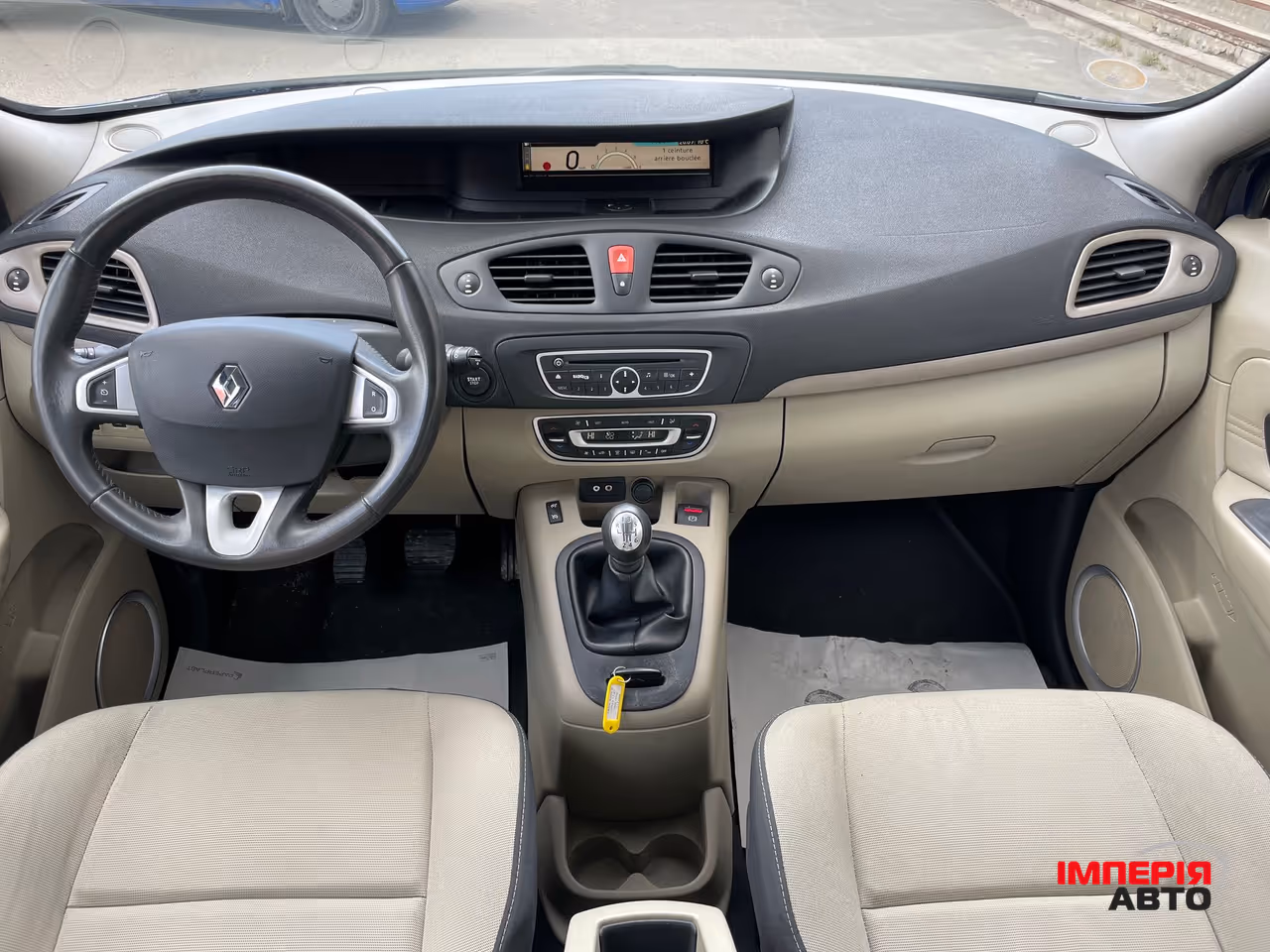 Renault Grand Scenic - фото 4