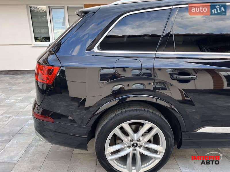 Audi Q7 - фото 21