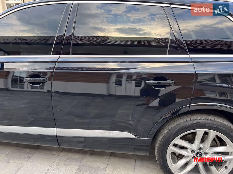 Audi Q7 - фото 28