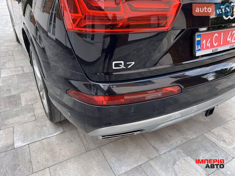 Audi Q7 - фото 24