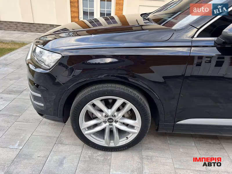 Audi Q7 - фото 30