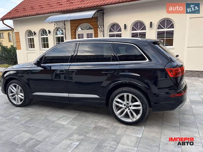 Audi Q7 - фото 12
