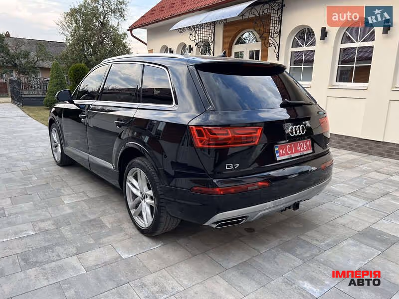 Audi Q7 - фото 10