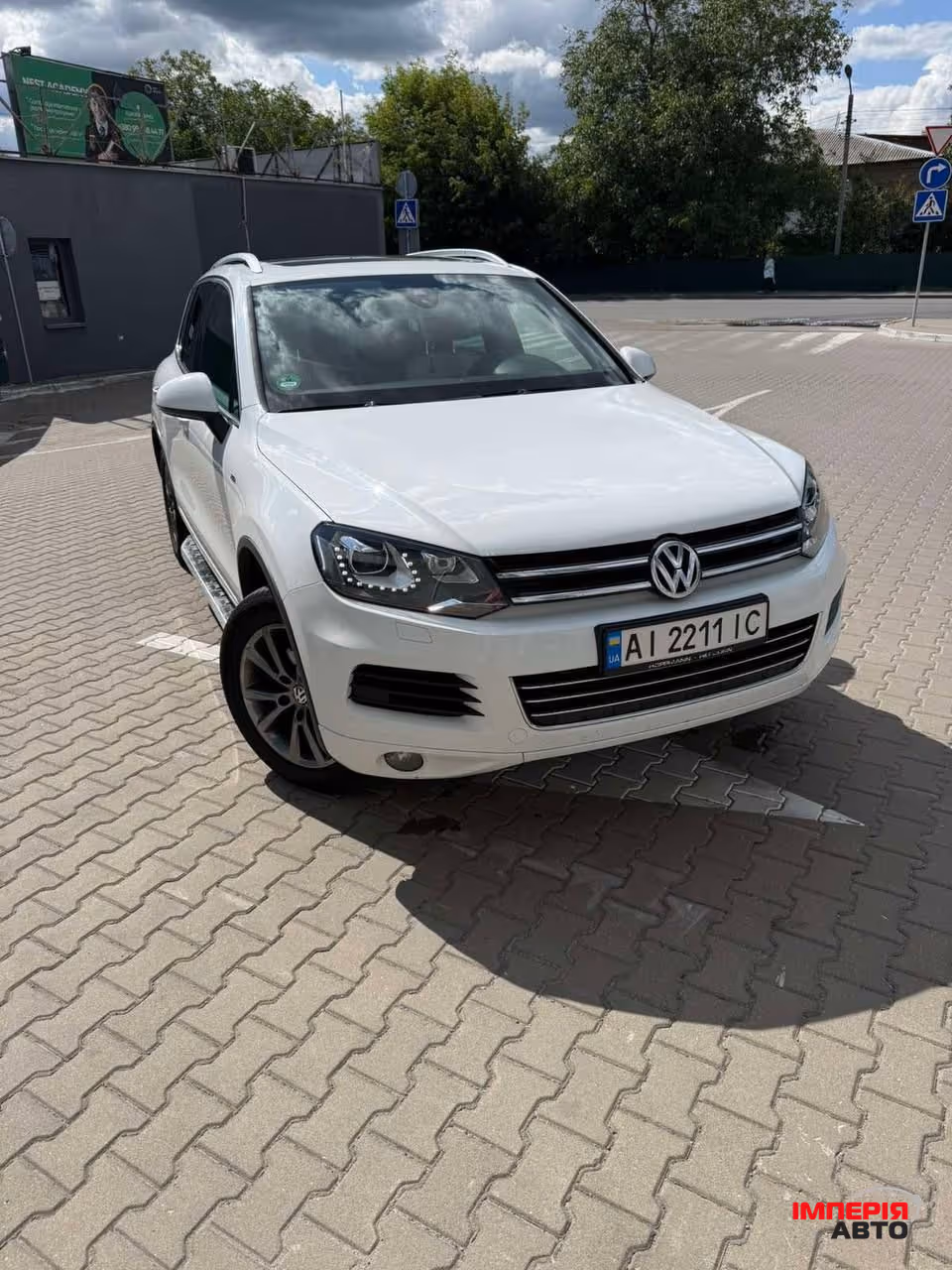 Volkswagen Touareg - фото 1