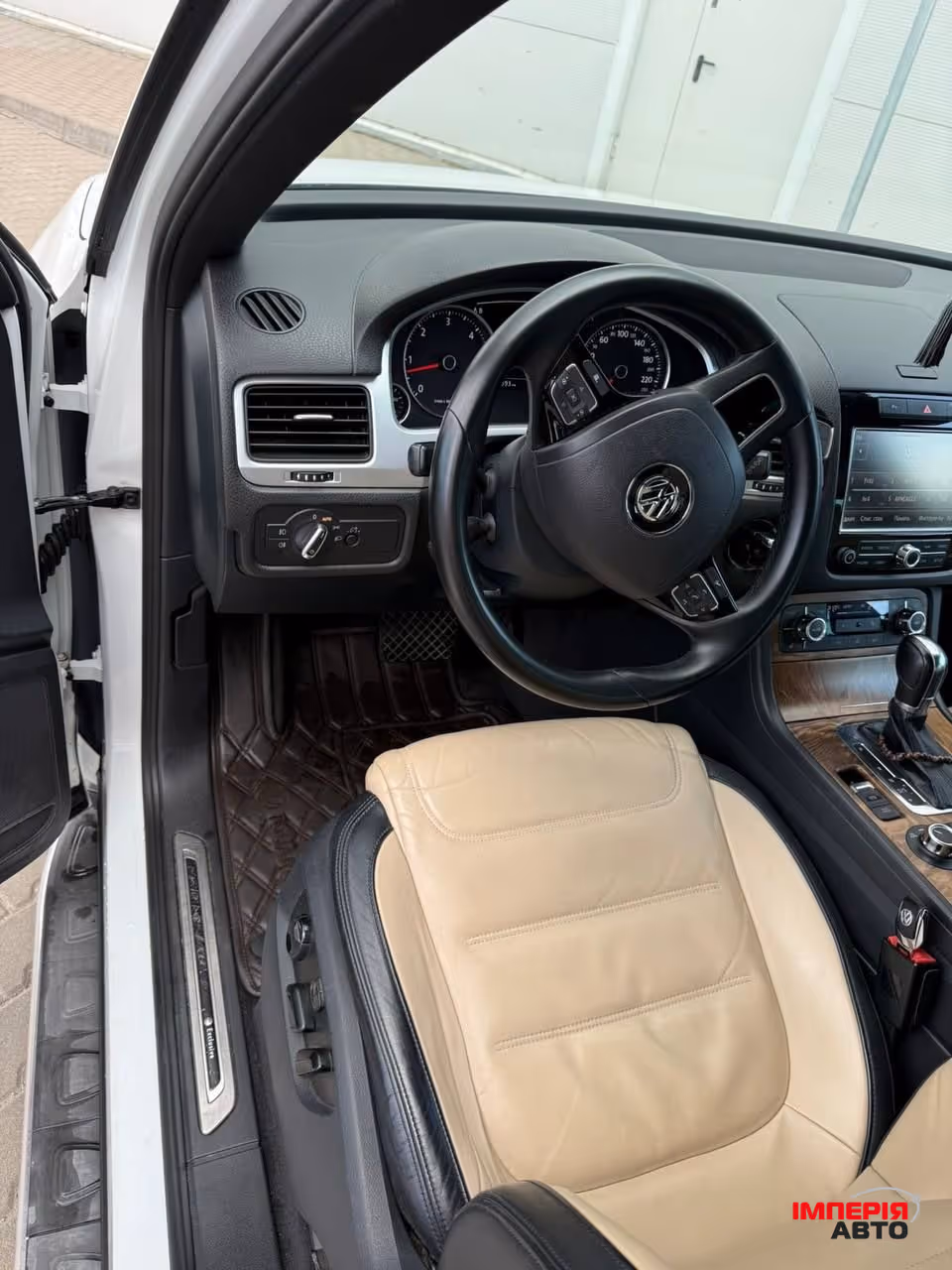 Volkswagen Touareg - фото 4