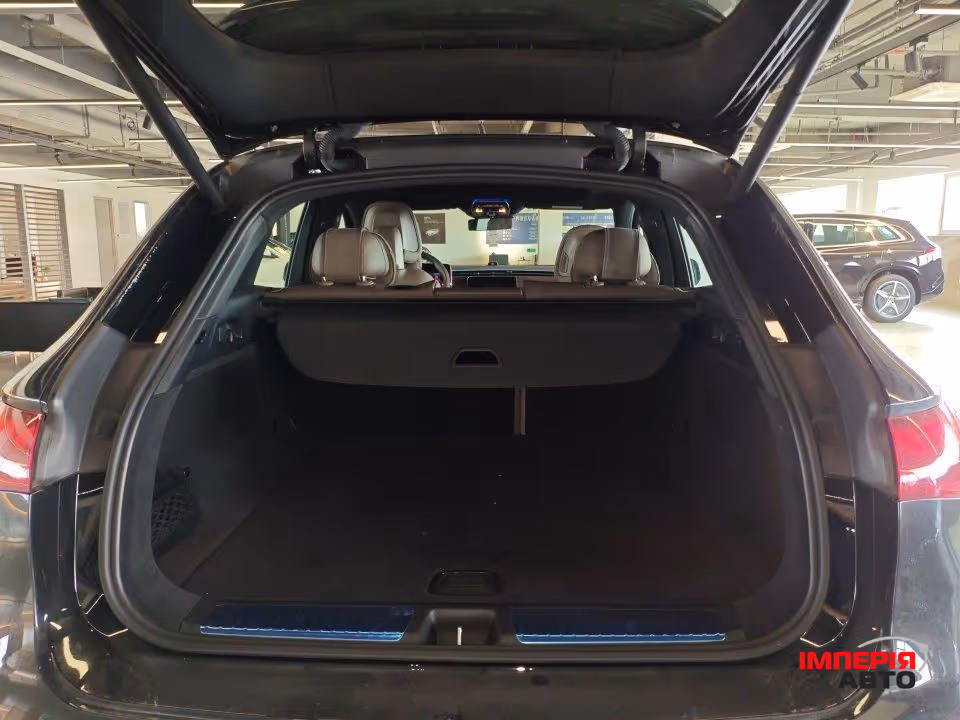 Mercedes-Benz EQE SUV - фото 8