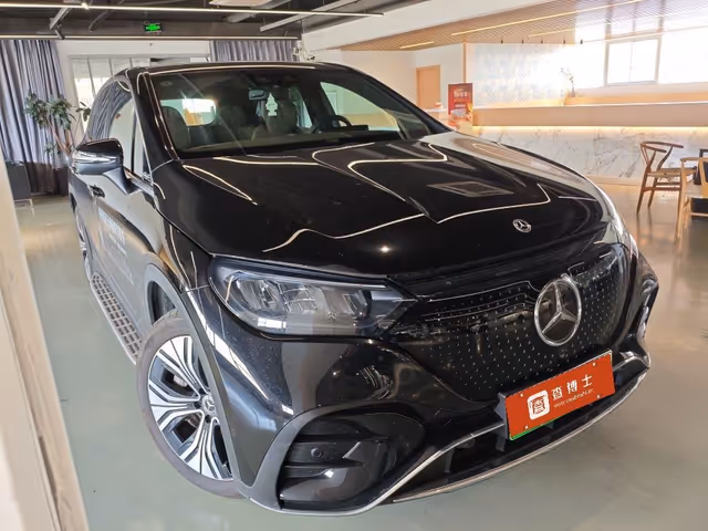 Mercedes-Benz EQE SUV - зображення 2