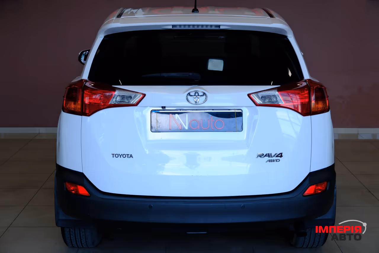 Toyota RAV4 - фото 6