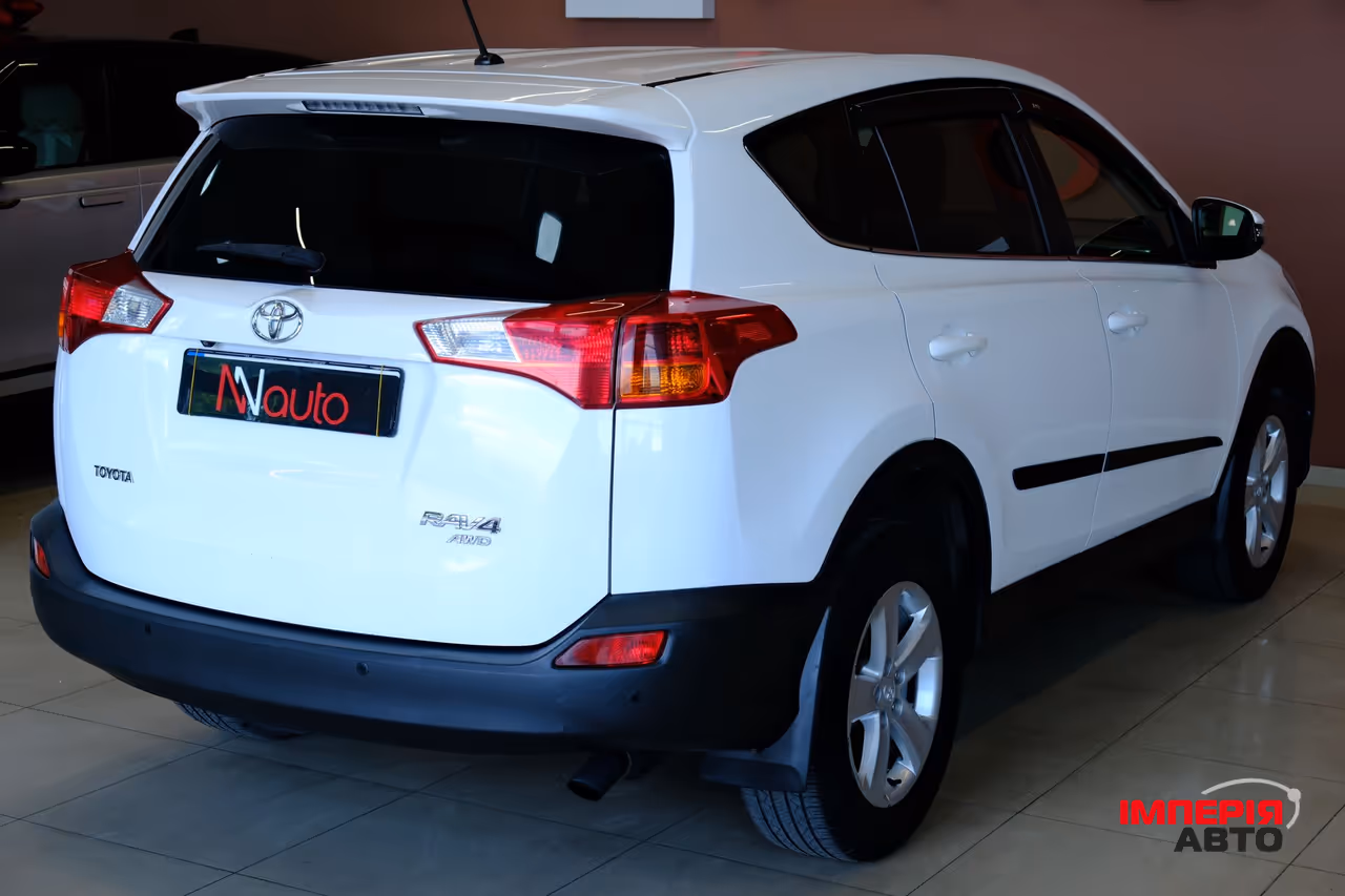 Toyota RAV4 - фото 5