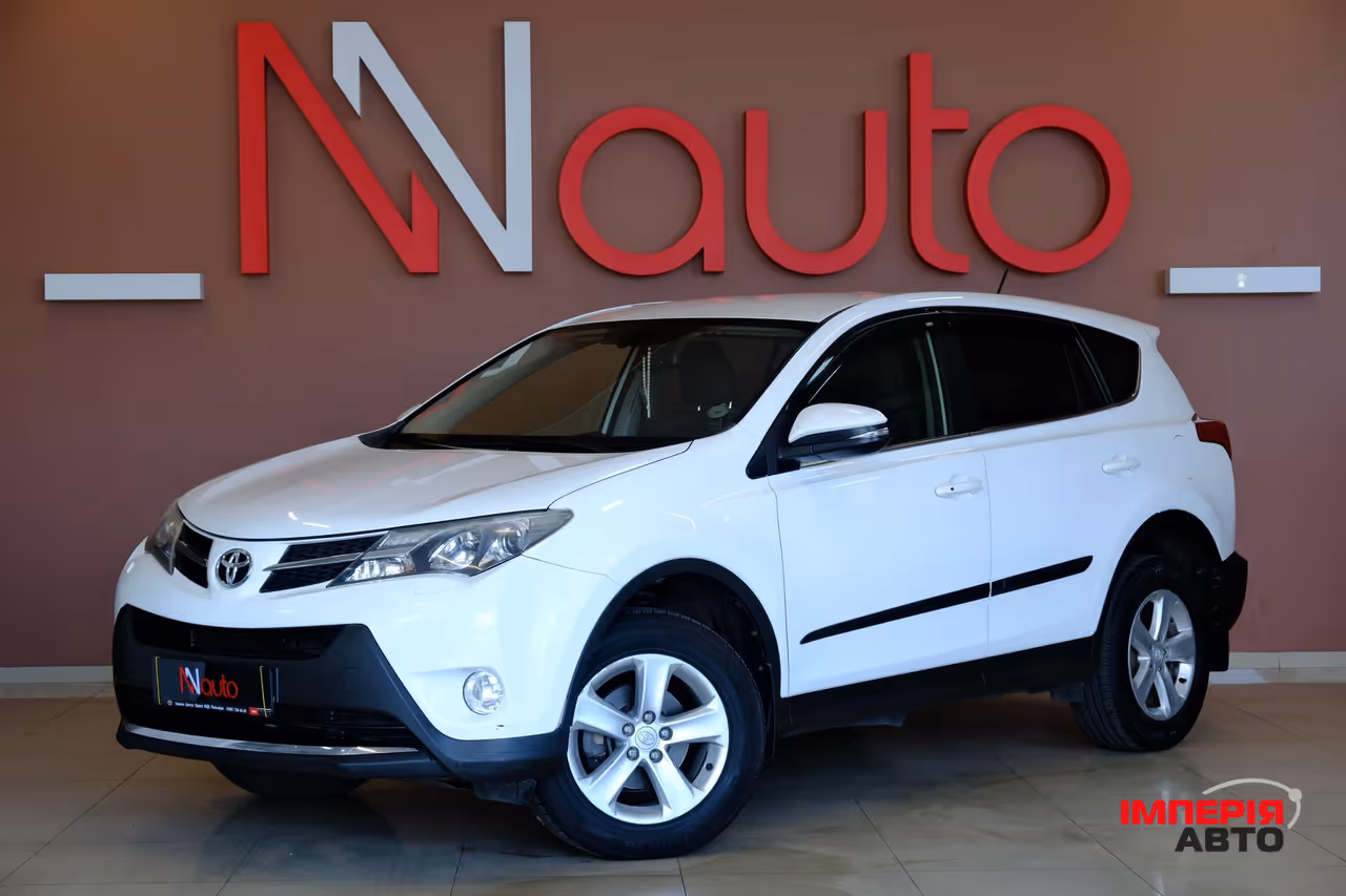 Toyota RAV4 - фото 1