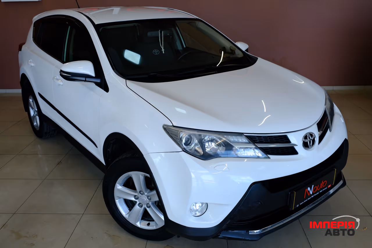 Toyota RAV4 - фото 4