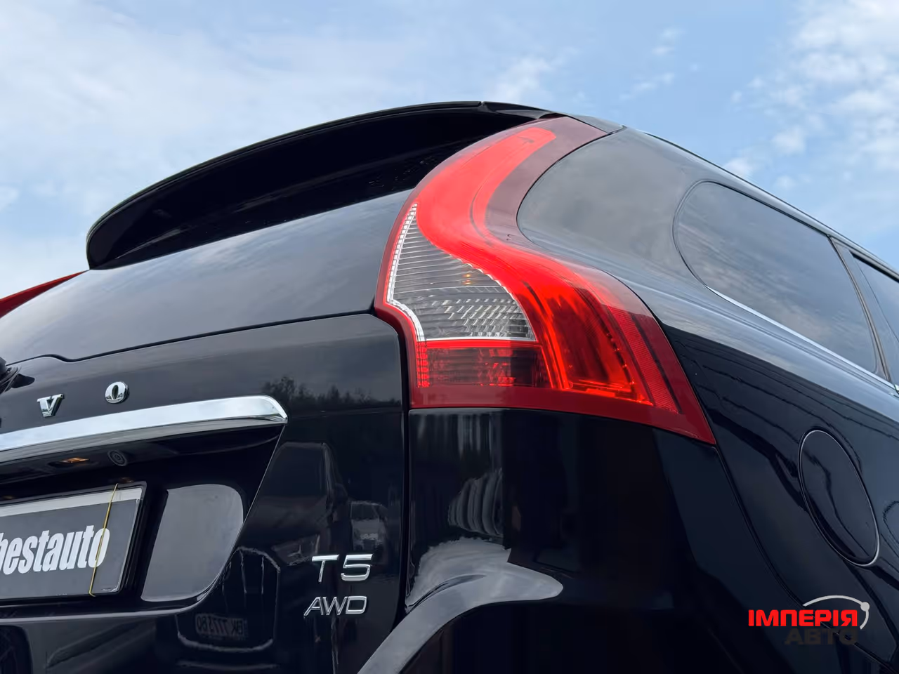 Volvo XC60 - фото 18