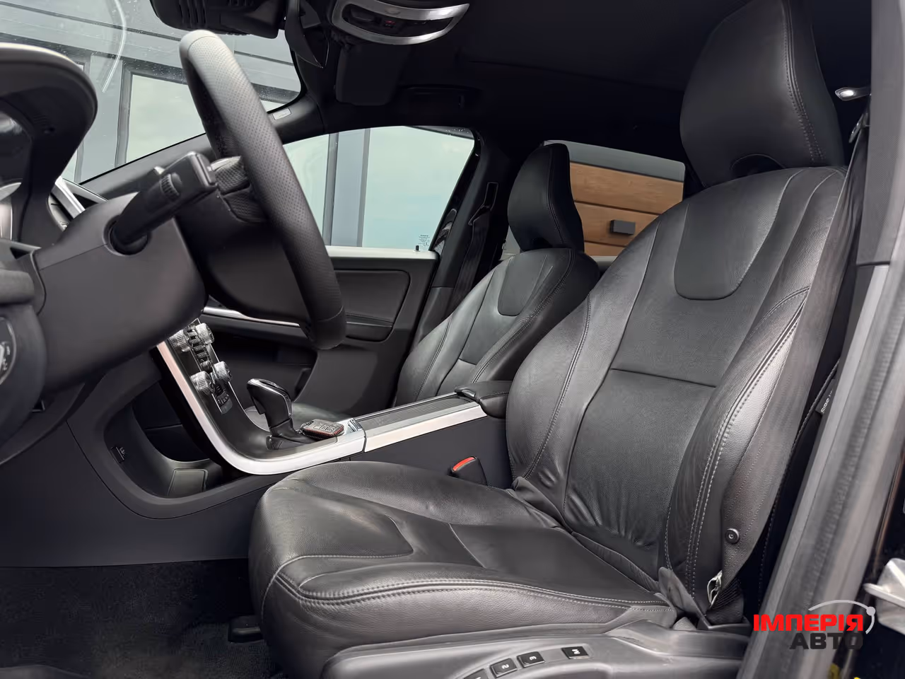 Volvo XC60 - фото 44
