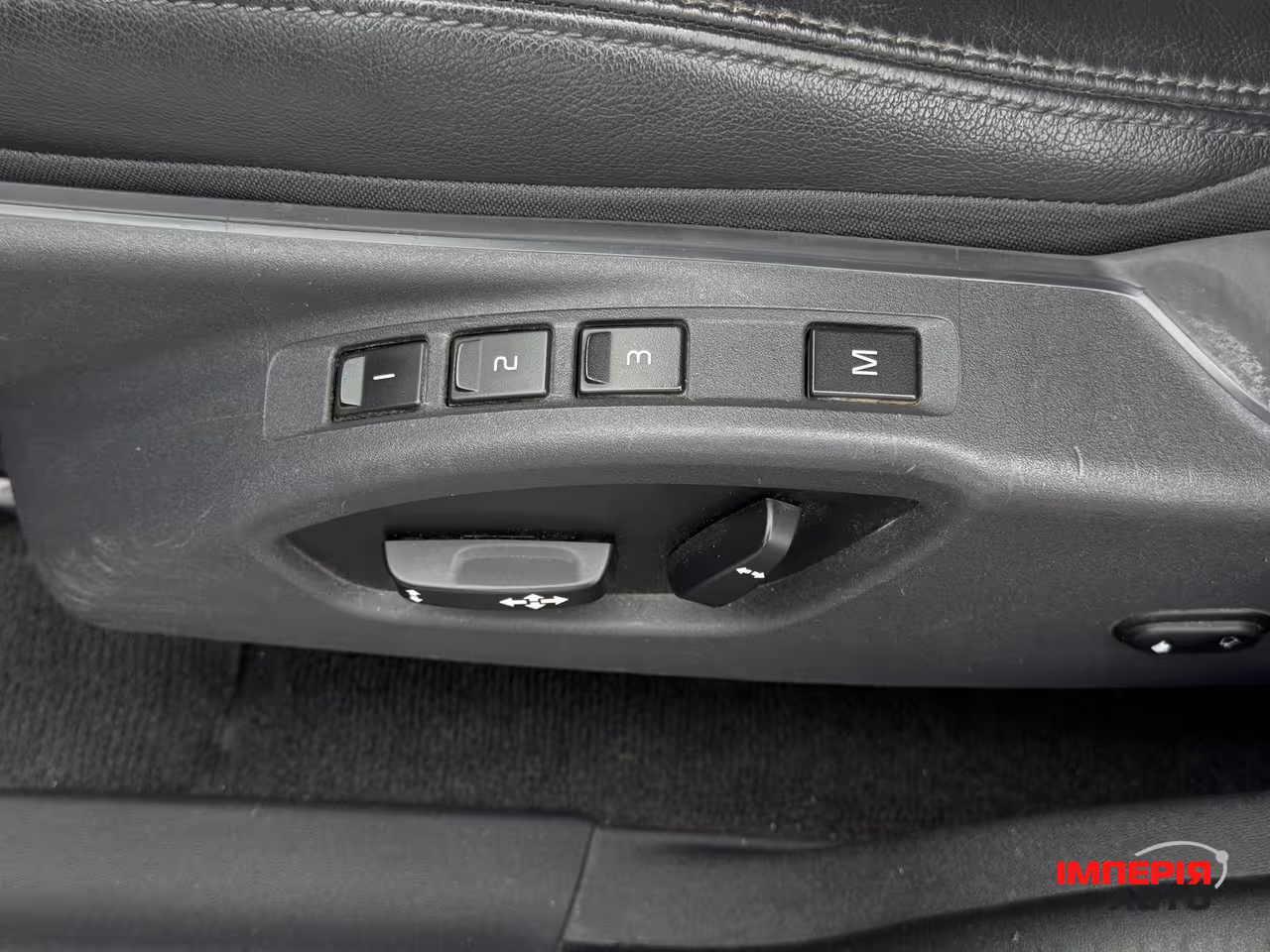 Volvo XC60 - фото 30