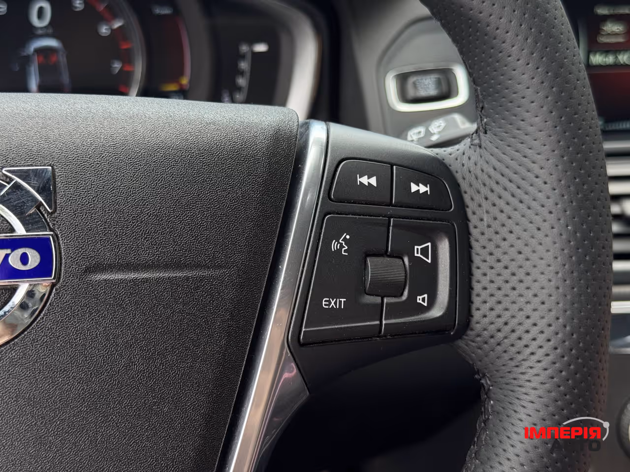 Volvo XC60 - фото 35