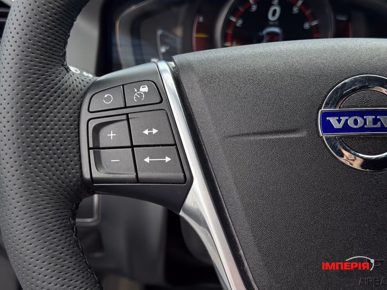 Volvo XC60 - фото 34