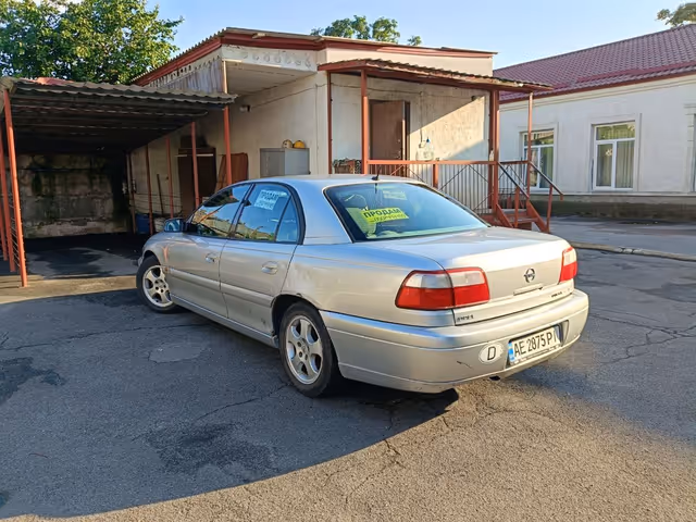 Opel Omega - зображення 3
