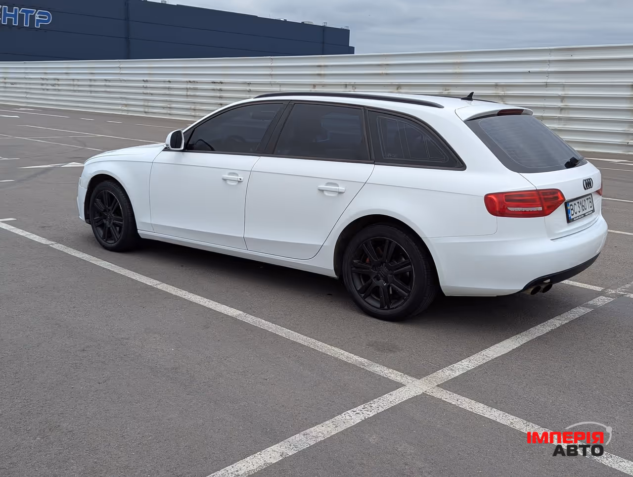 Audi A4 - фото 6
