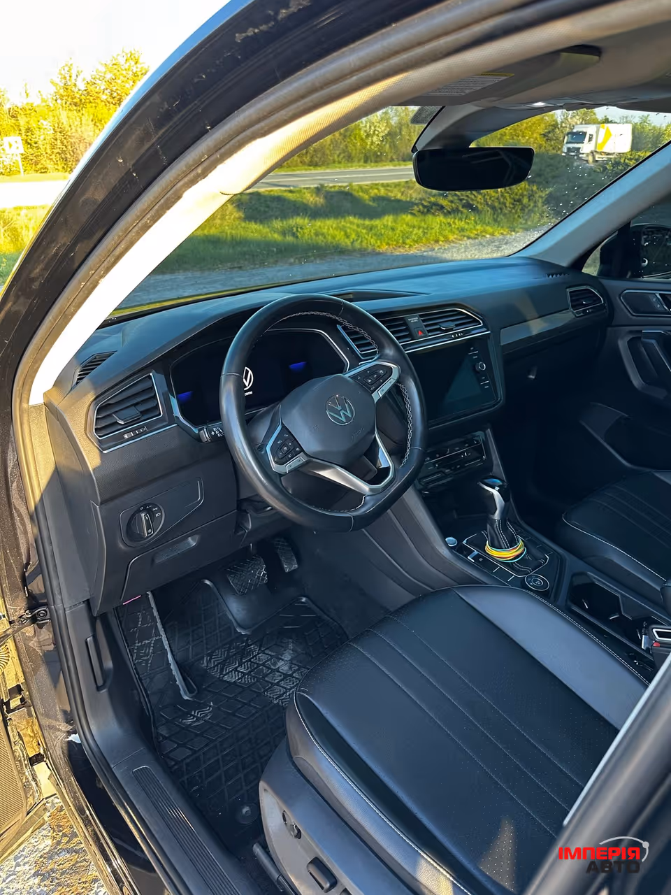 Volkswagen Tiguan R - фото 12