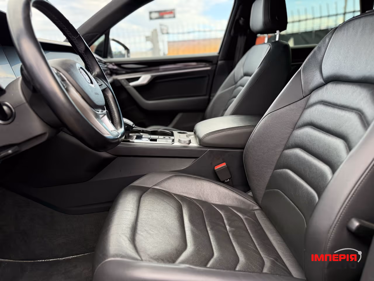 Volkswagen Touareg - фото 13