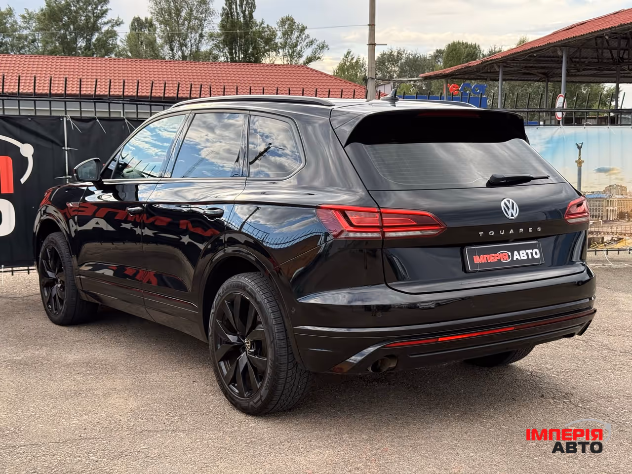 Volkswagen Touareg - фото 6