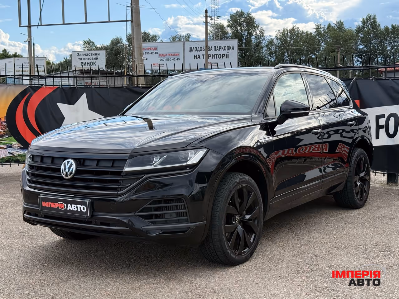Volkswagen Touareg - фото 1
