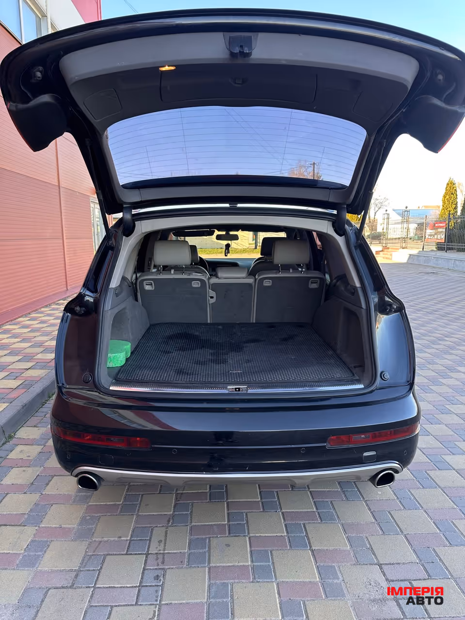 Audi Q7 - фото 7