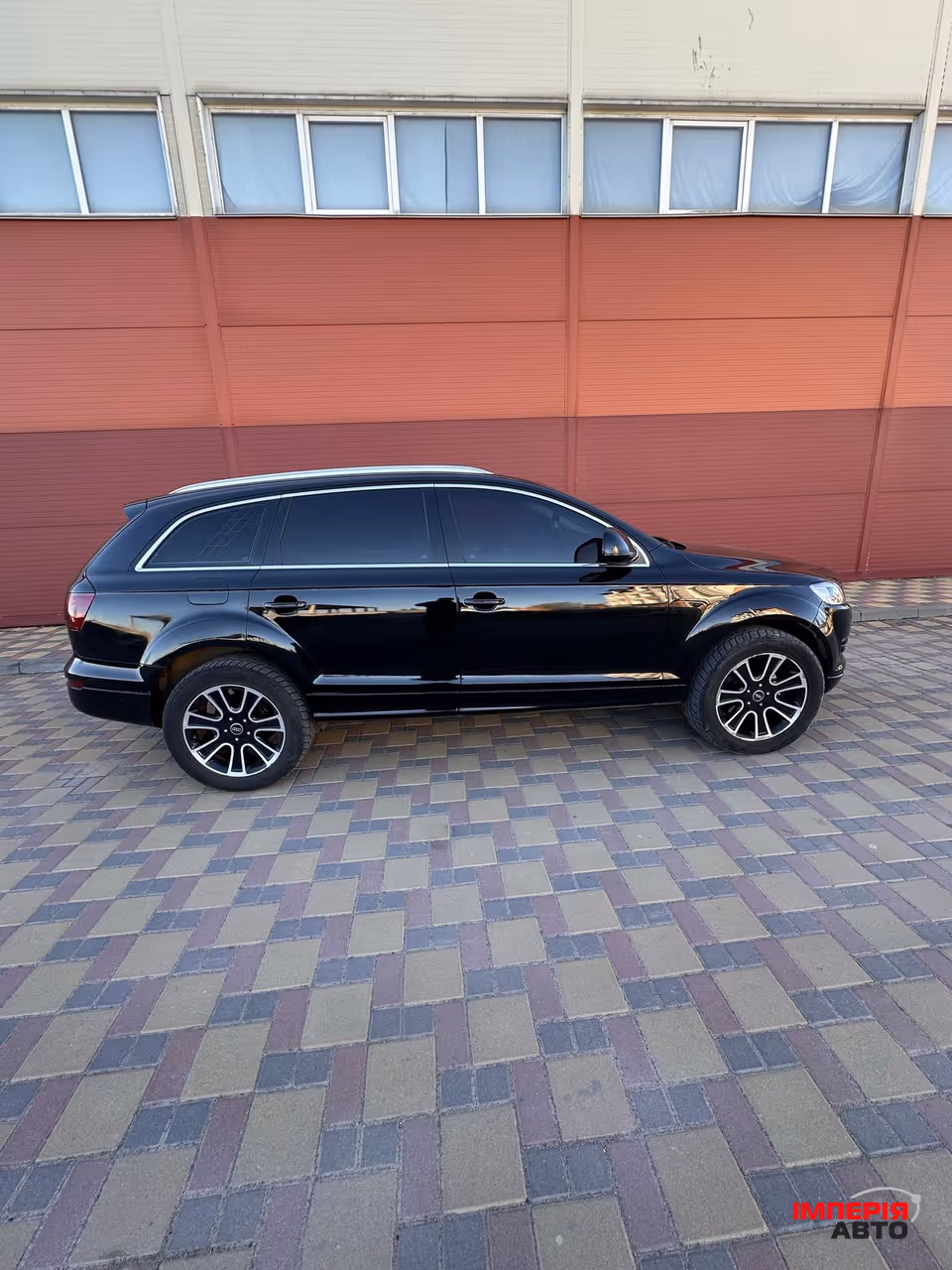 Audi Q7 - фото 8