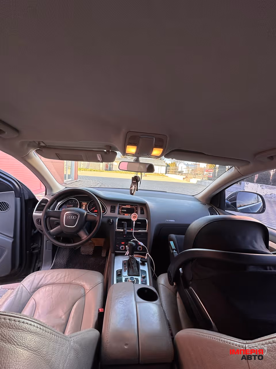 Audi Q7 - фото 12