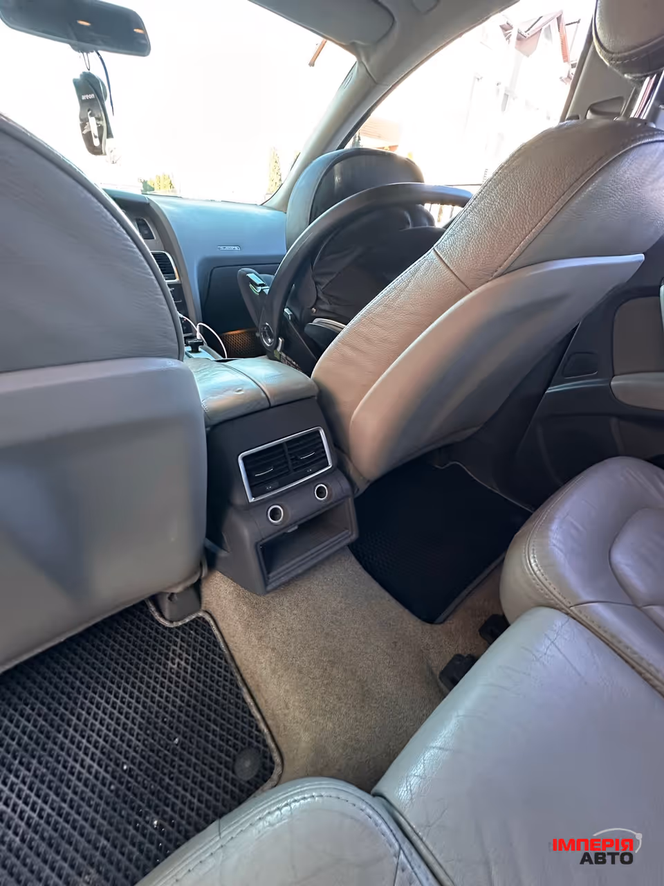 Audi Q7 - фото 13