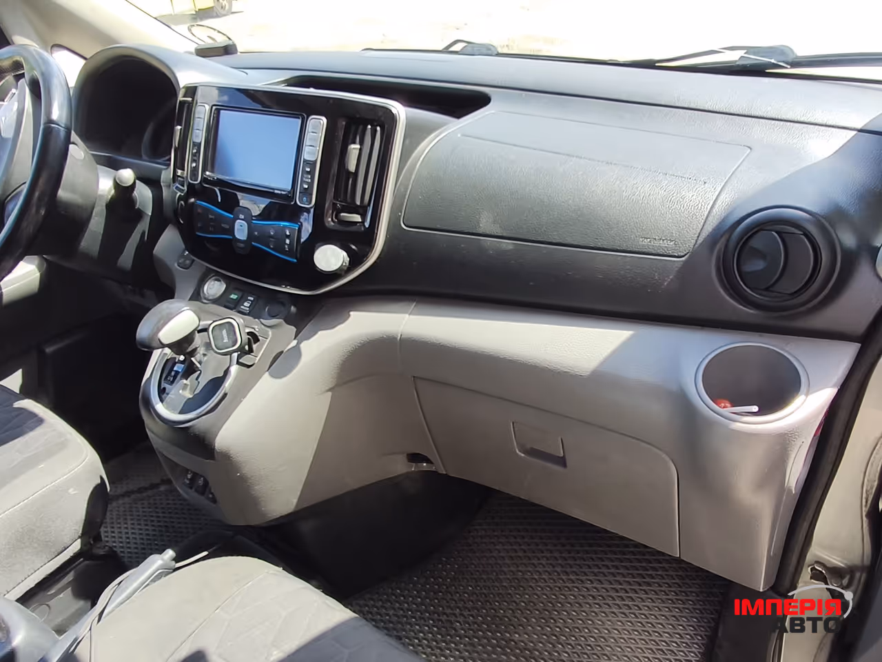 Nissan NV200 - фото 9