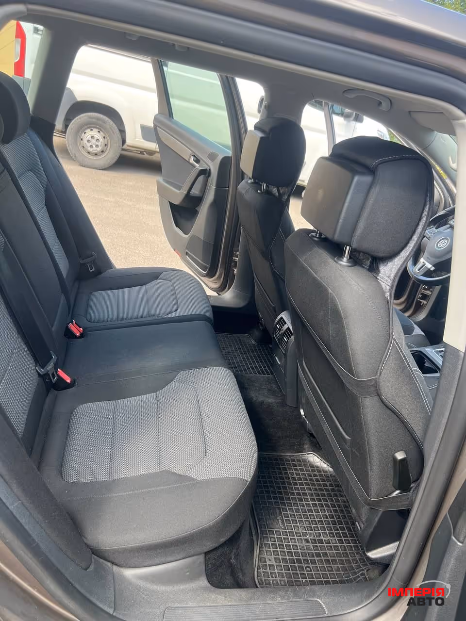 Volkswagen Passat - фото 27