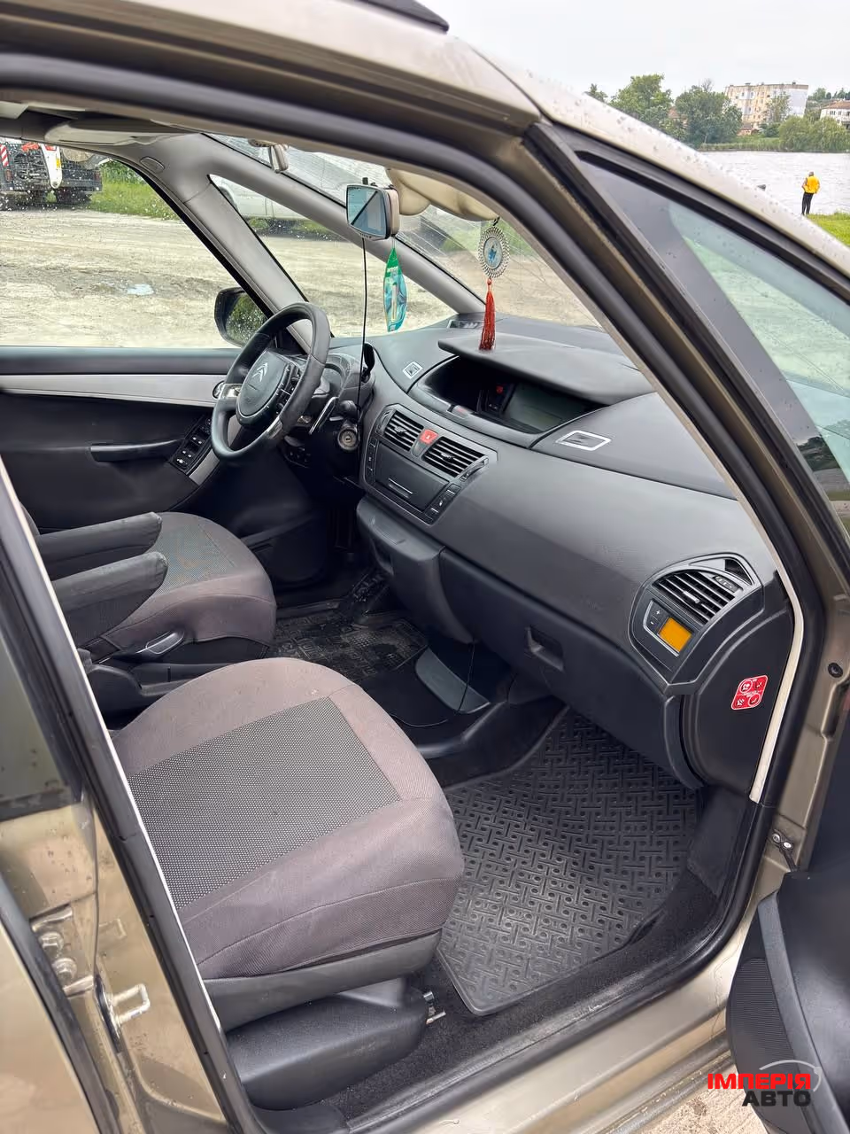 Citroen C4 Picasso - фото 8