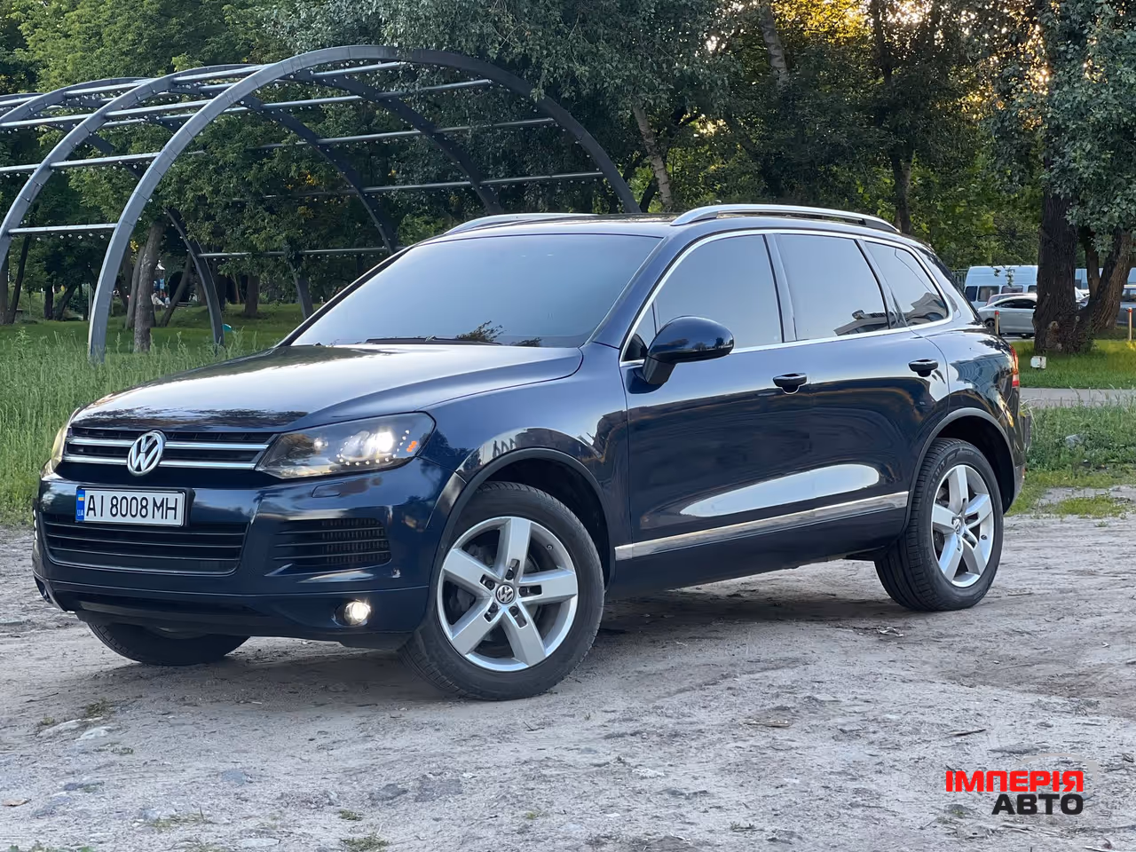 Volkswagen Touareg - фото 1