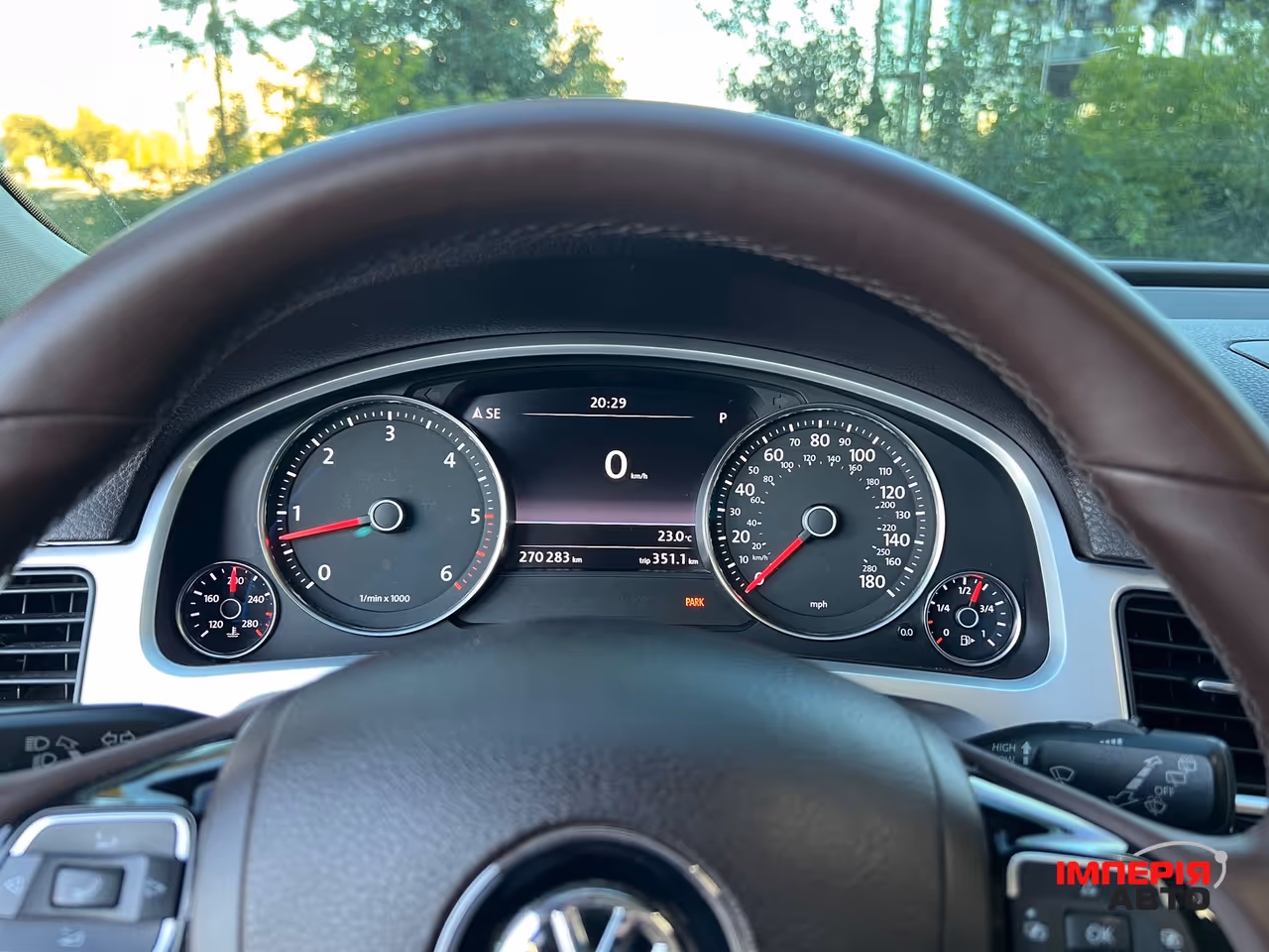 Volkswagen Touareg - фото 10