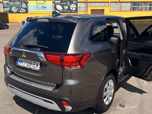 Mitsubishi Outlander - зображення 4