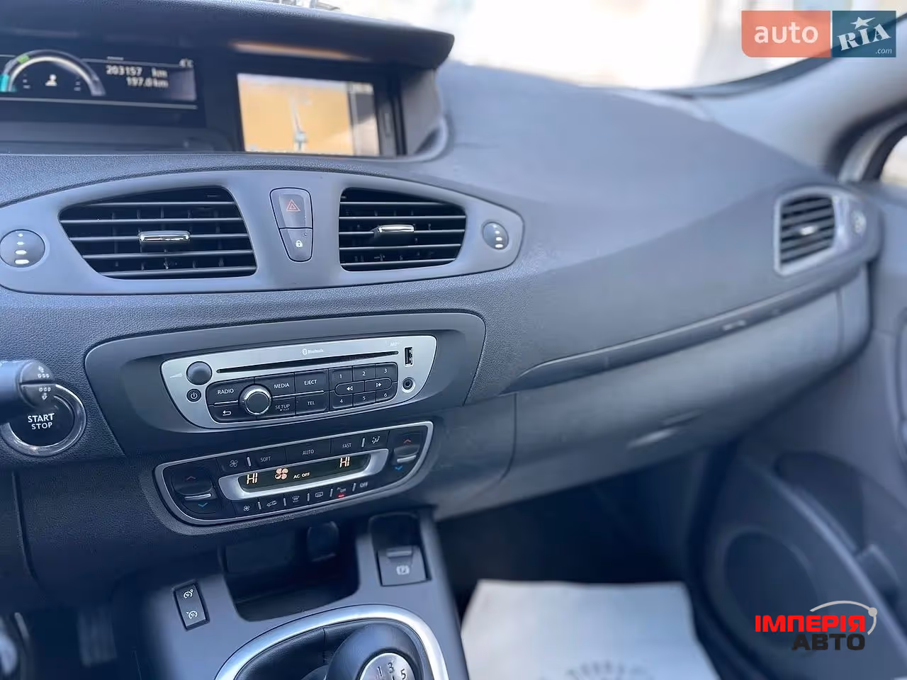 Renault Scenic - фото 18
