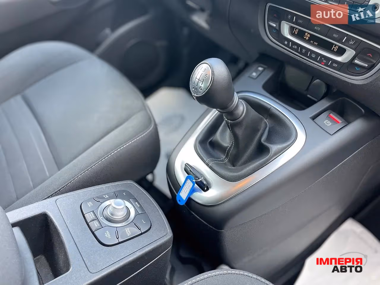 Renault Scenic - фото 41