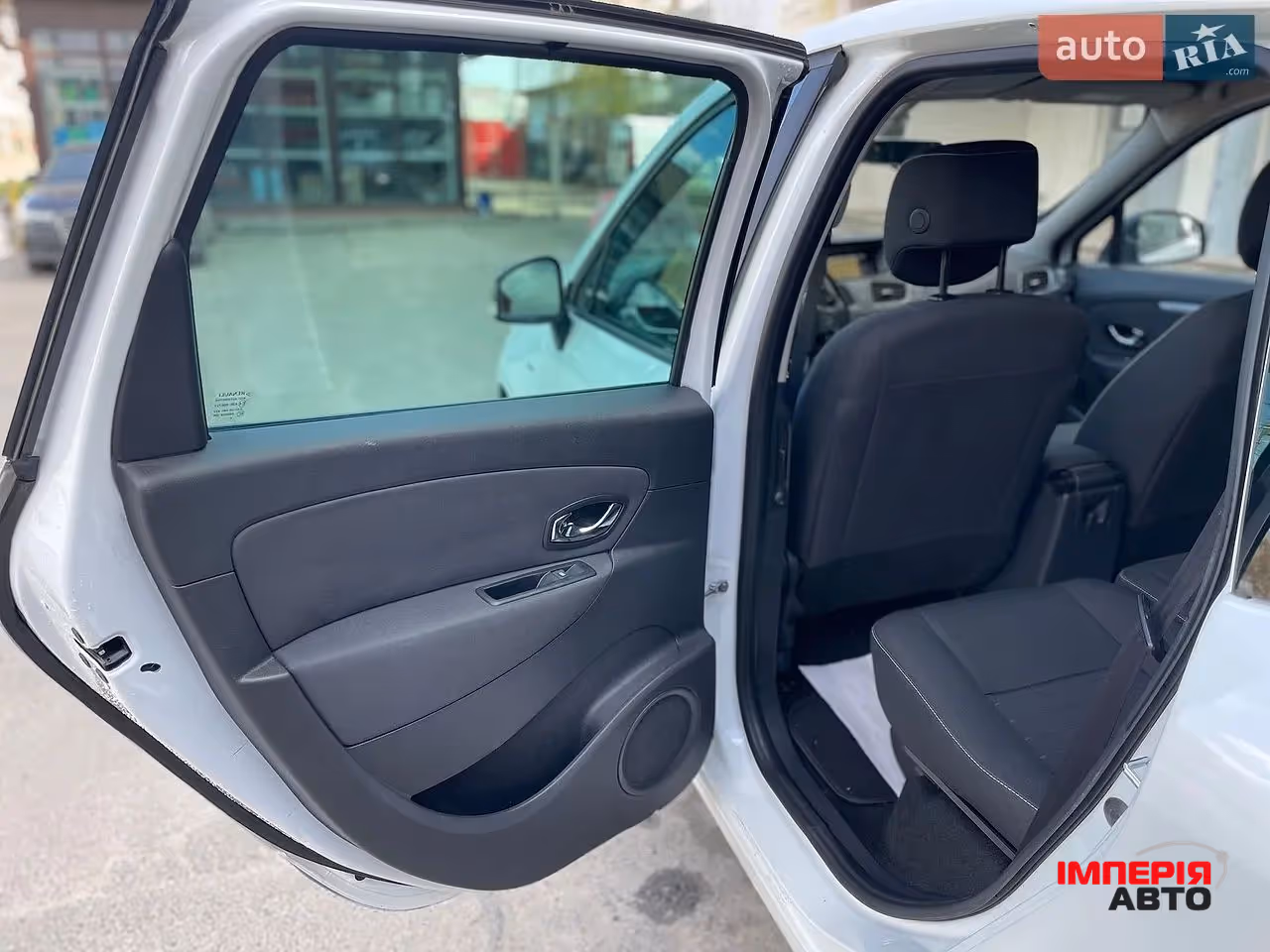 Renault Scenic - фото 26