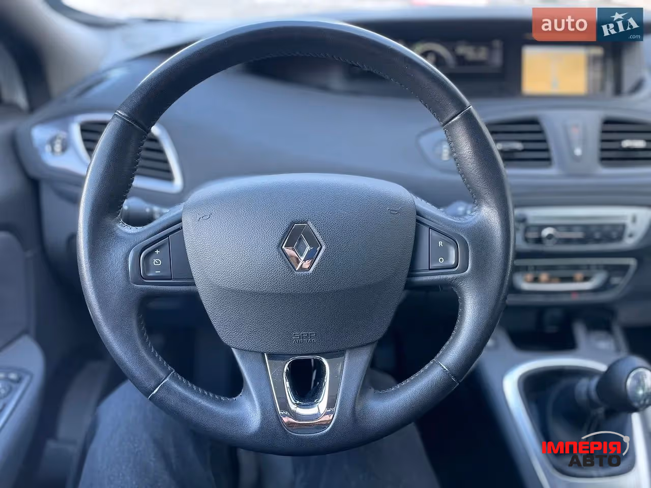 Renault Scenic - фото 17