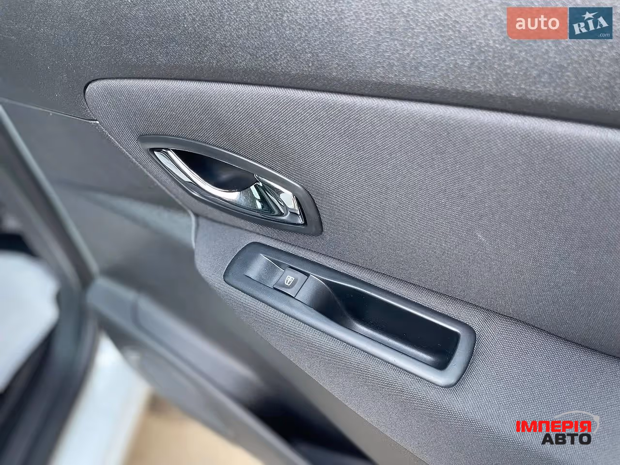 Renault Scenic - фото 34